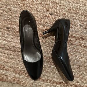 BLACK POINT TOE HEELS